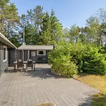4 Bedroom Gorgeous Home In Blavand *
